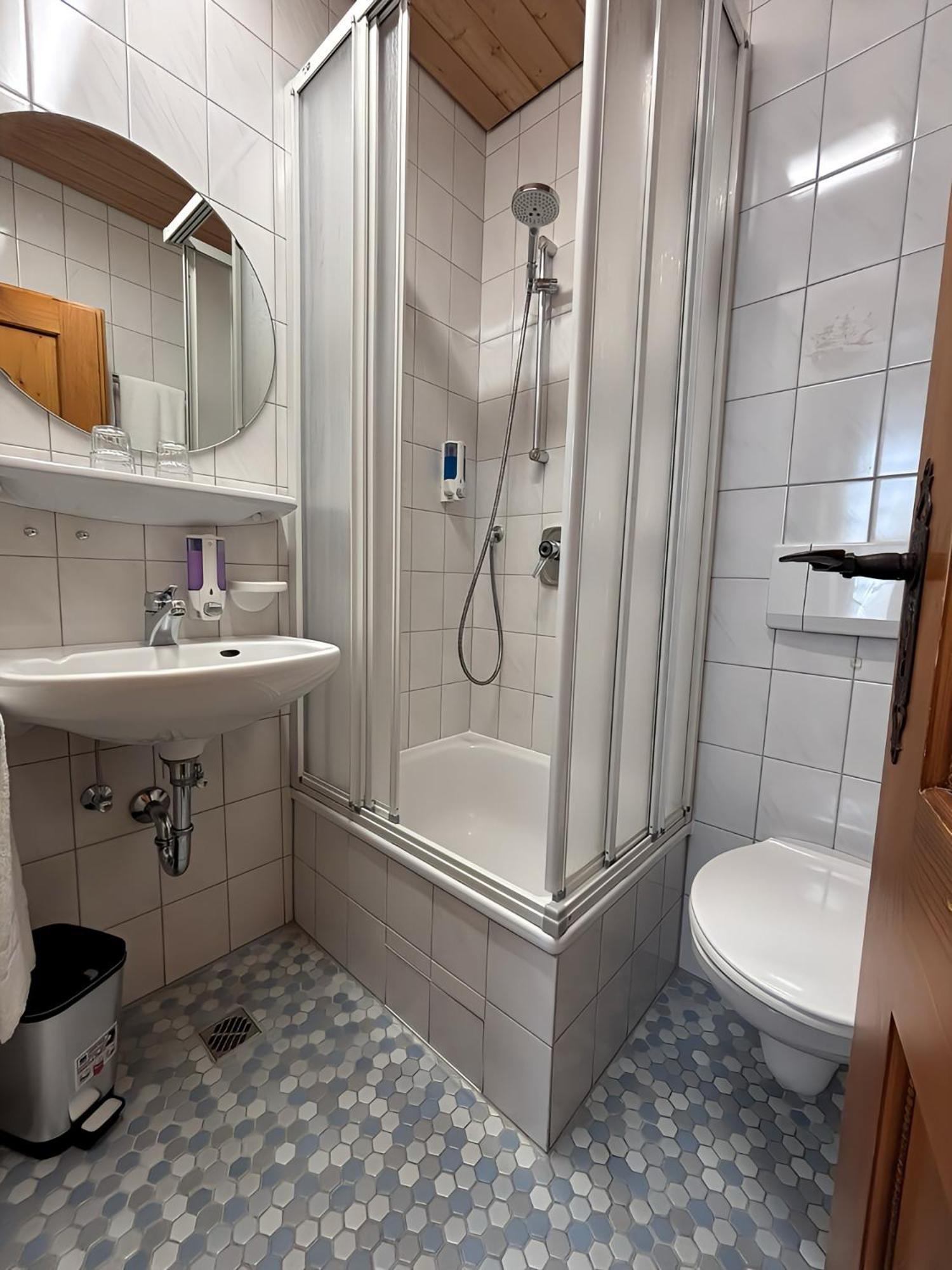 Hotel-Gasthof Adler Ліндау Номер фото